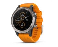 Garmin Fénix 5 Plus HR Titane Sapphire noire avec bracelet orange vif