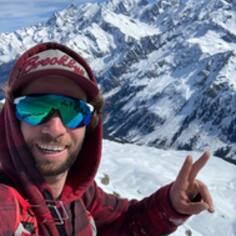 Paul @paullenoir est un ambassadeur Evil Eye & Optique Chaussin.
Passionné et expert, tu nous apportes un retour sur les produits que tu utilises en trail & en ski alpinisme
On rappelle que tu vas vite 💪
On adore ta bonne humeur, ta passion, ton niveau incroyable et ton implication.
Et ça chez IceOptic on aime !
@evileye.eyewear 
@denis_chaussin 
.
#evileyeprotection #opticien #optique #lunettesdesoleil #solaires #chamonixmontblanc #optiquechaussinchamonix #expert #skialpinism